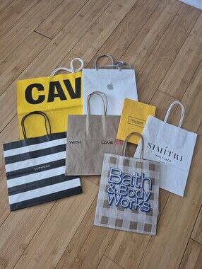Apple, Sephora, H&M, Bath&Body Gift Bags
